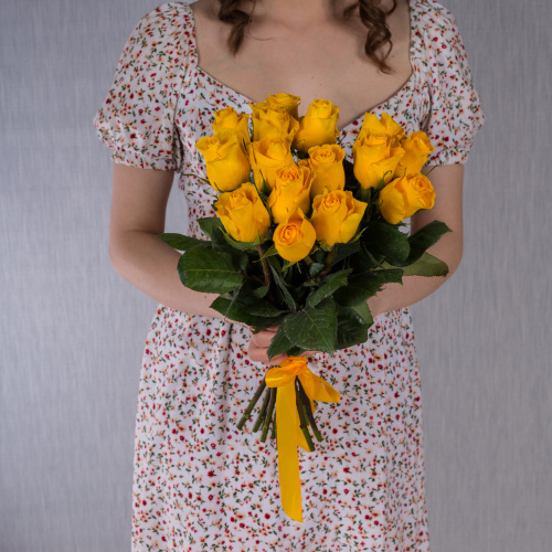 Букет из 13 желтых роз Эквадор 60 см.
